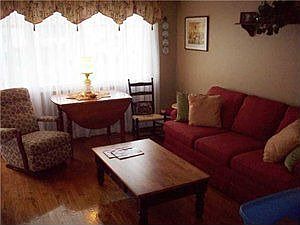 5th image of 143 Basswood Dr