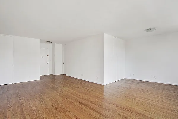 Rented by Nest Seekers International | media 30