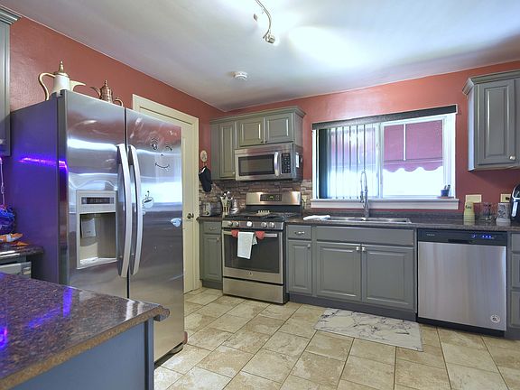 2nd image of 9145 Parkside Avenue
