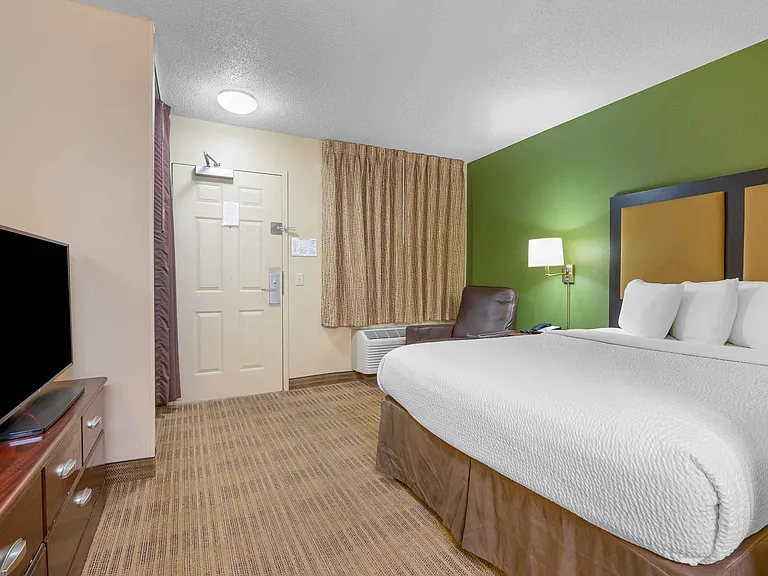 Studio Suite - 1 Queen Bed