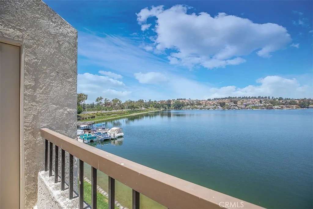 2 bed, 1240 sqft, $6,900 — Photo 4