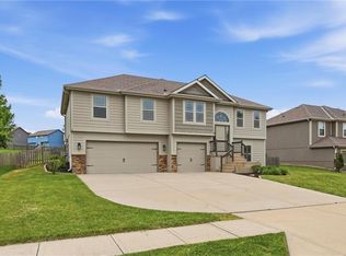 11208 N Manchester Ave, Kansas City, MO 64157