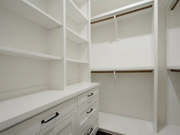 1208 W 22nd St — Photo 15