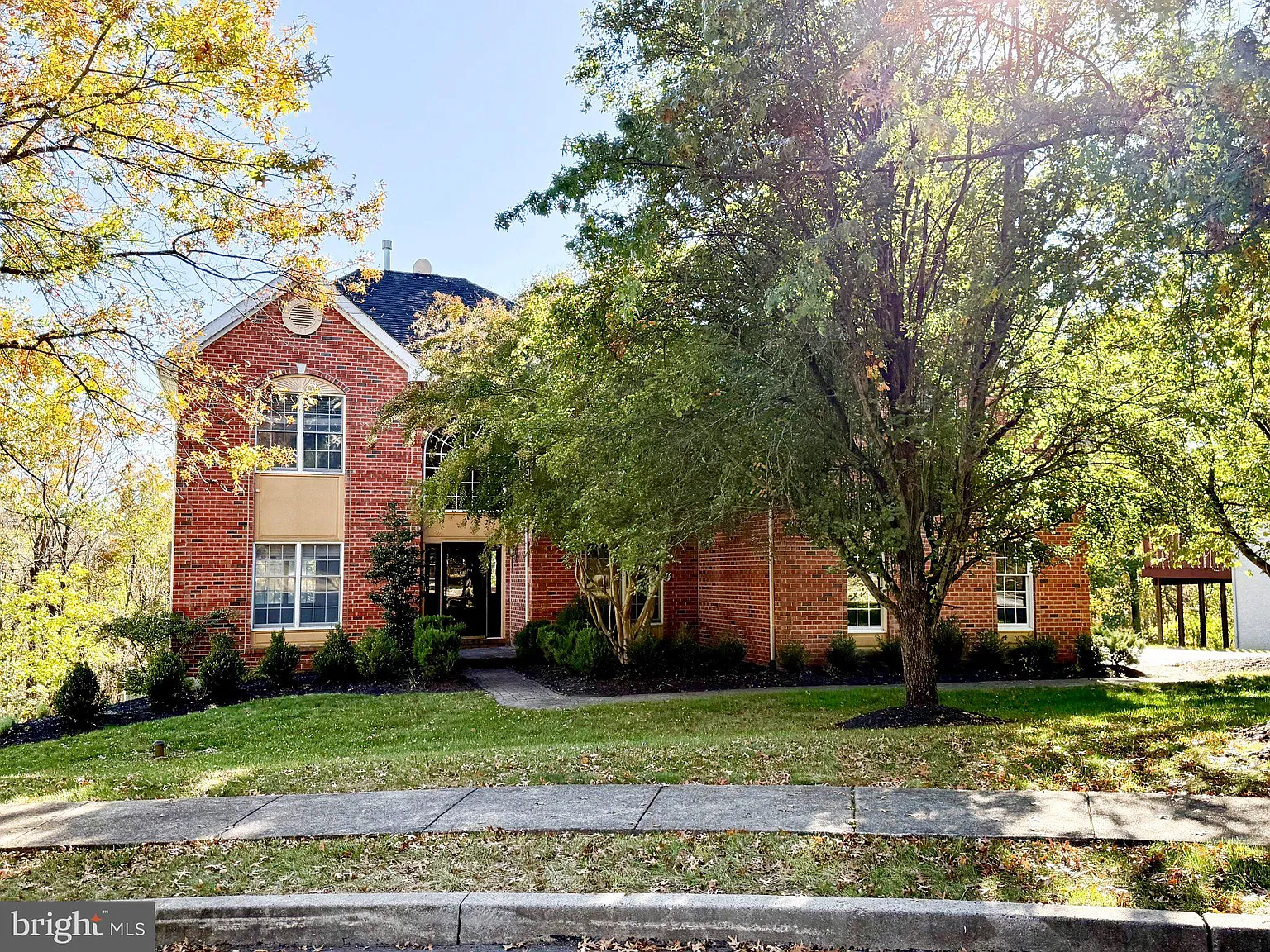 4 bed, 2.5 bath, 3663 sqft, $4,000 — Photo 1