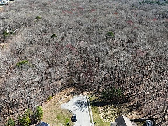 2nd image of 115 Christophers Ln