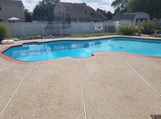 15 Chesterfield Rd, Sewell, NJ 08080