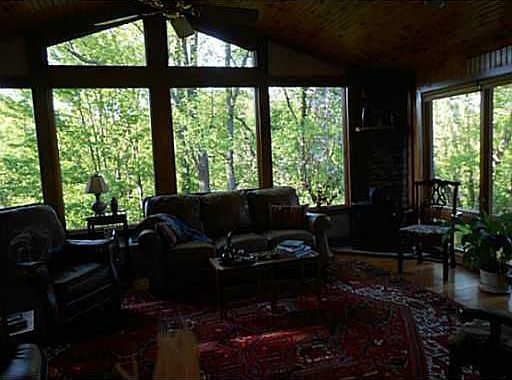4th image of 1938 Oakridge Dr