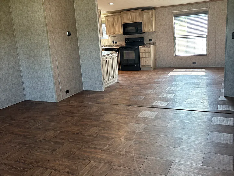 921 Taylor Dr — Photo 10