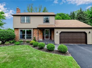 908 Robin Rd, Amherst, NY 14228