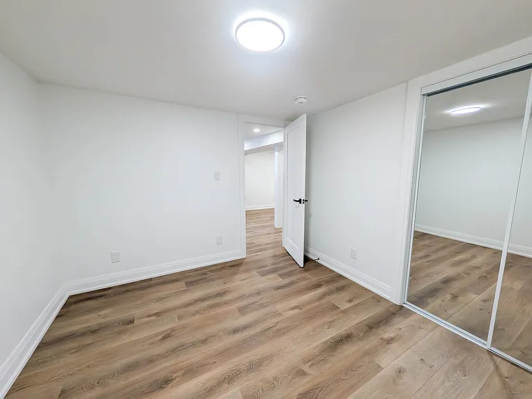401 Navy St #2 — Photo 11
