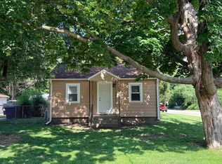 7631 Elm Ave, Machesney Park, IL 61115