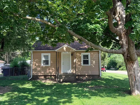 7631 Elm Ave, Machesney Park, IL 61115