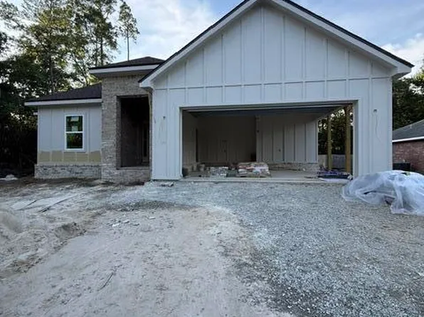 6315 Bambo St, Diamondhead, MS 39525