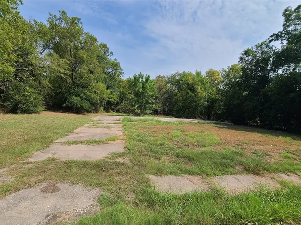 2214 Marshall St, Greenville, TX 75401