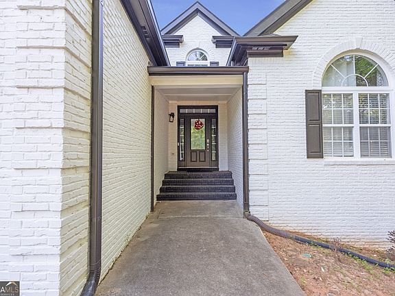 3rd image of 151 Dumar Ln