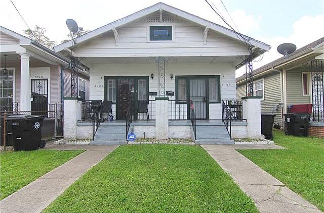 1st image of 2704 Clover St