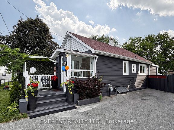 2nd image of 922A Danforth Rd