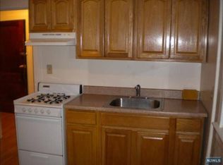 80 E Main St, Bergenfield, NJ 07621