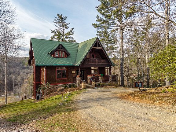 3rd image of 153 Riverview Cir