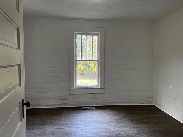 2 bed, 1.0 bath, 744 sqft, $900 — Photo 4