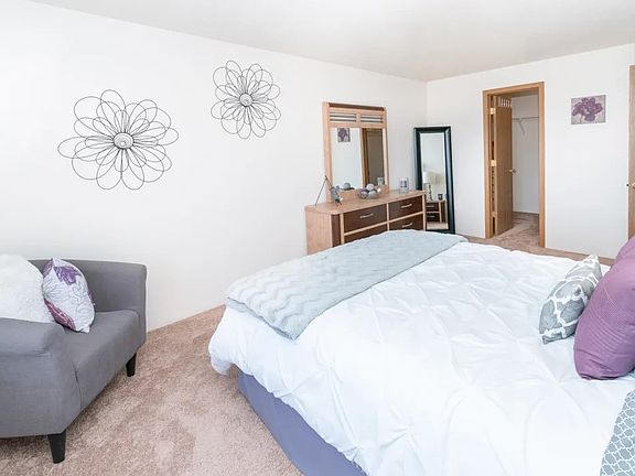 5th image of 1072 E Chicago Blvd APT 22