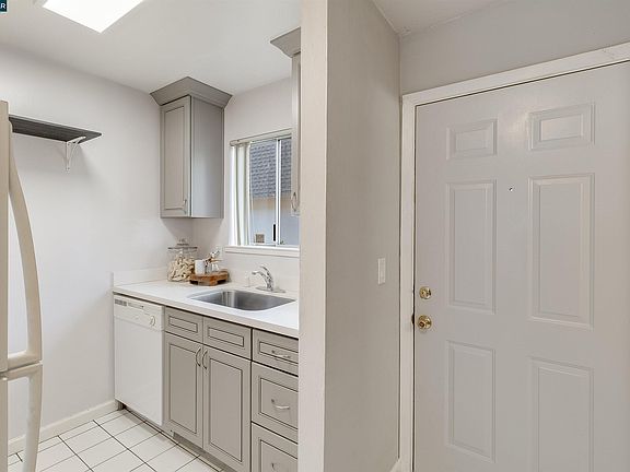 5th image of 3905 Clayton Rd APT 37