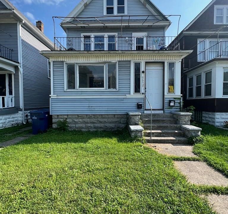 1st image of 665 E Delavan Ave
