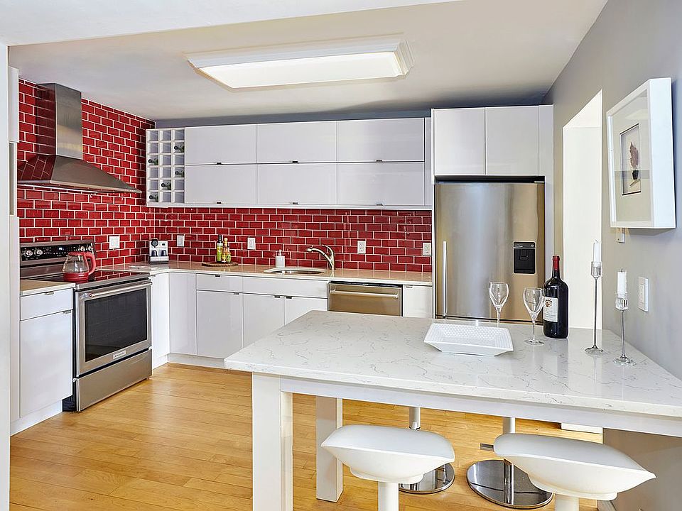 1st image of 301 E 49th St #9