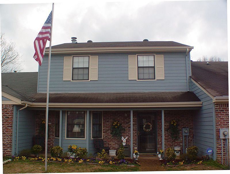 1st image of 1304 Leaside Ln