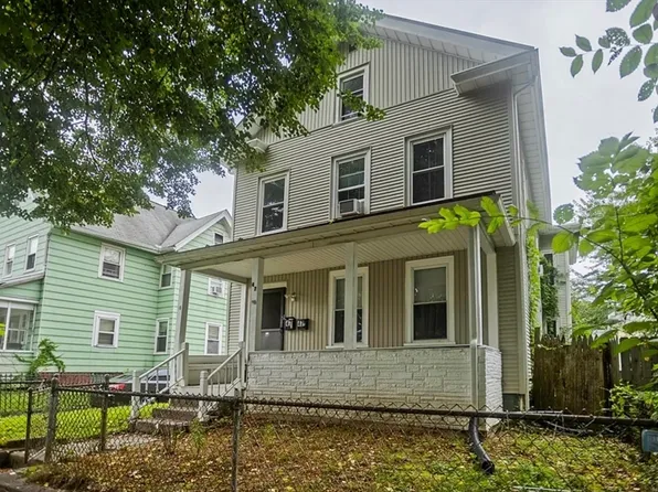 47 Taylor St, Holyoke, MA 01040