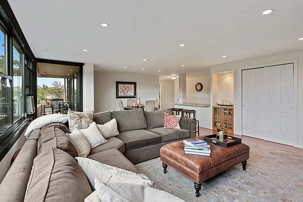 Sold by Shares of New York Marketing LLC | media 28