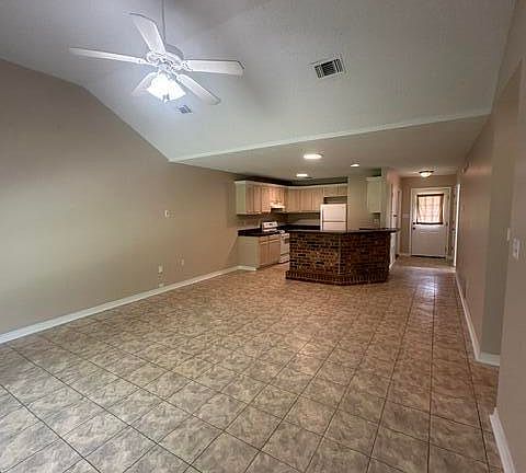 4th image of 8208/8210 Exchange St