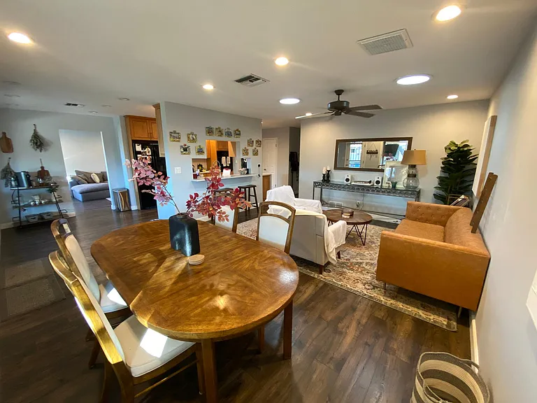 605 E La Jolla Dr — Photo 12