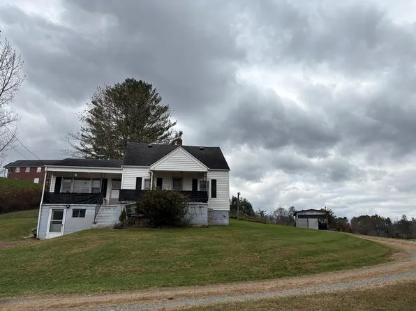 519 Chestnut Dr, Galax, VA 24333