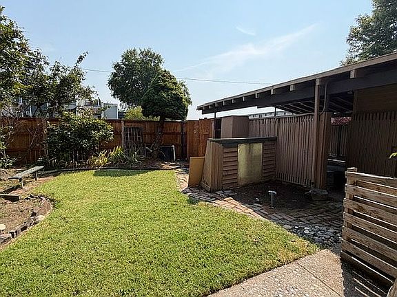 5th image of 1633 Mowry Sq #102