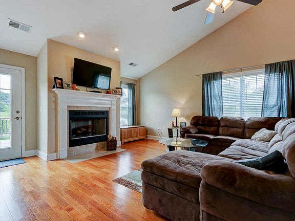 3rd image of 1755 Apple Grove Ln