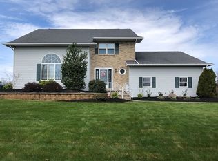 912 Apple Tree Rd, Moscow, PA 18444