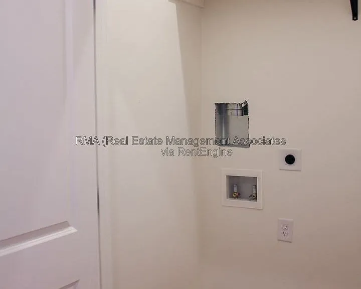 4 Zebulon St #2E — Photo 10