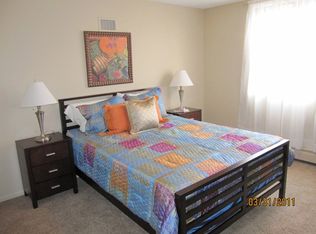 261 Yosemite Cir N APT 304, Golden Valley, MN 55422