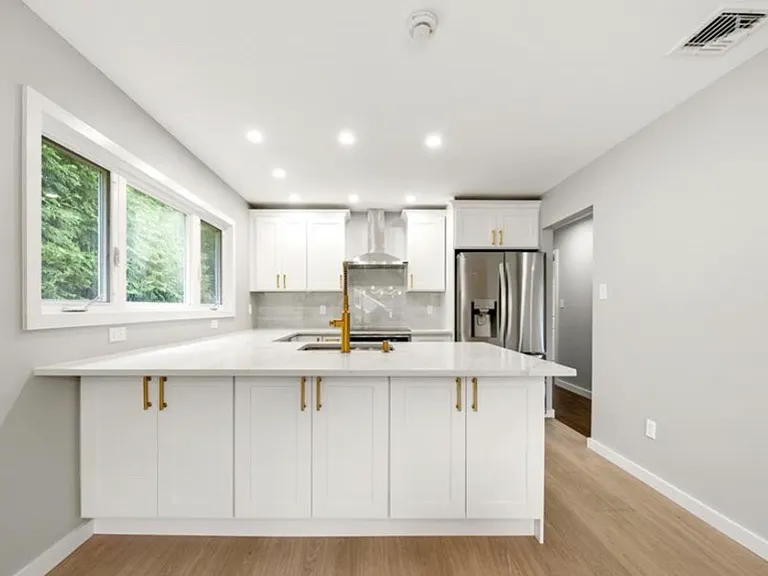 41 Monument Pl — Photo 7