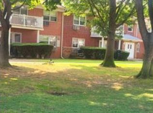 1-15 Hemlock Dr #19, Bay Shore, NY 11706