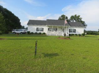 75 Croatan Dr, Maxton, NC 28364