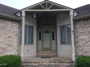 41 Country Club Rd, Mount Vernon, IL 62864