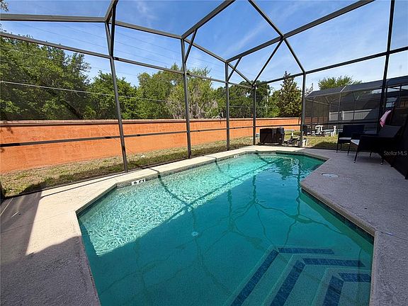 5th image of 720 LAS FUENTES DRIVE