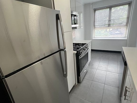 3rd image of 194-05 67th Ave #G