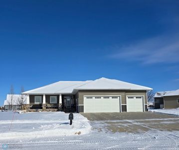 831 Sunset Dr, Mapleton, ND, 58059