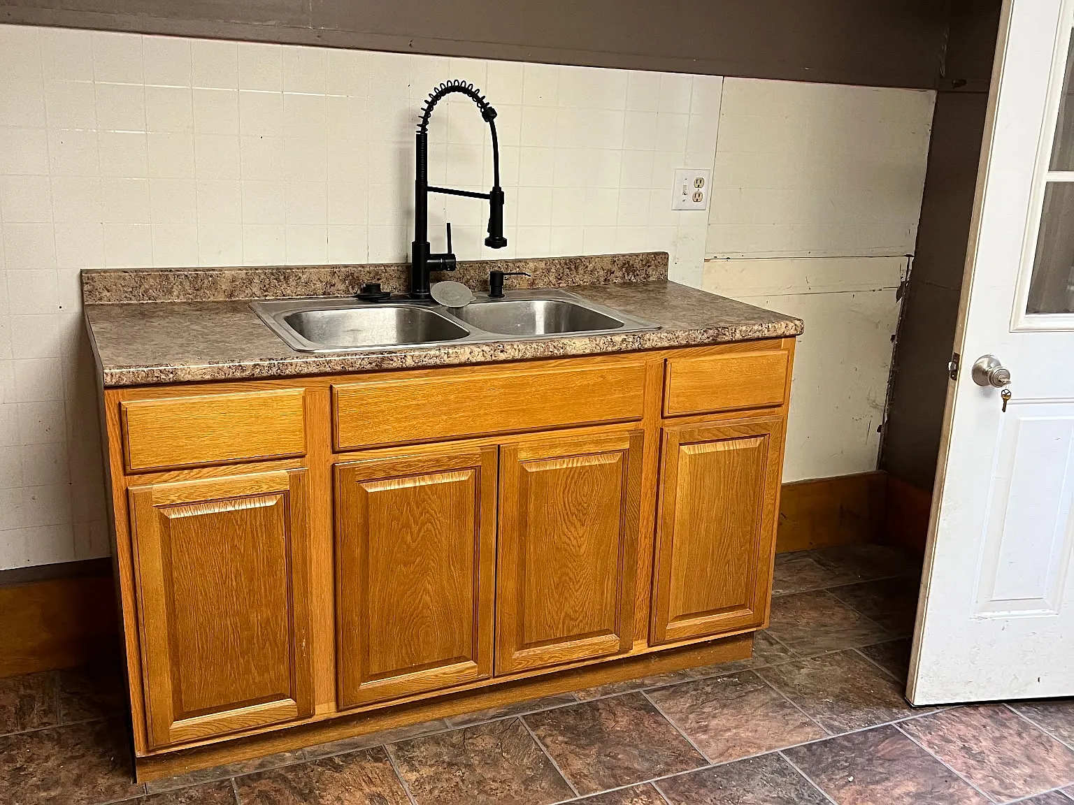 3 bed, 1350 sqft, $1,300 — Photo 2