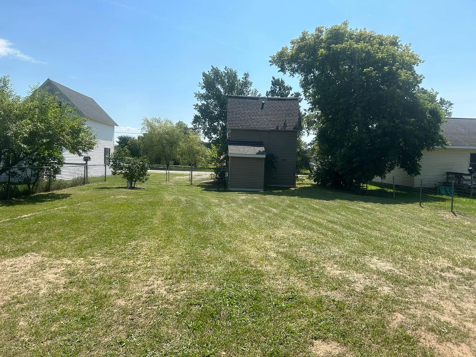 6533 Mill St — Photo 4