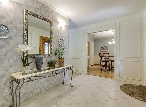 4th image of 2700 Woodside Dr