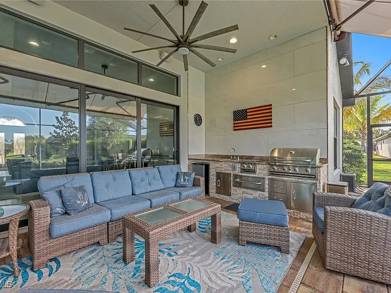 23273 Salinas Way — Photo 33